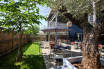 slide_{{ restaurant.titre }}_{{ media.id }}