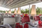 77 slide_{{ restaurant.titre }}_{{ media.id }}